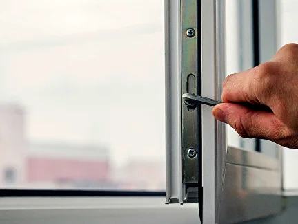 Window and balcony door adjustment